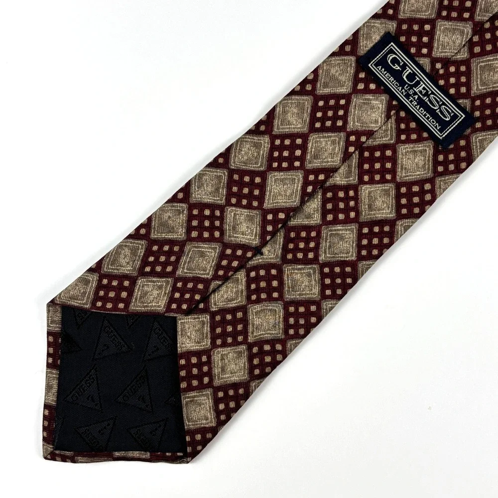 Guess Silk Geometric Pattern Burgundy Gold Men's Necktie Vintage Neck Tie Preppy